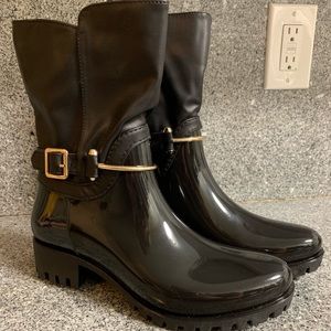 Nordstrom rain boots - SUPER cute!